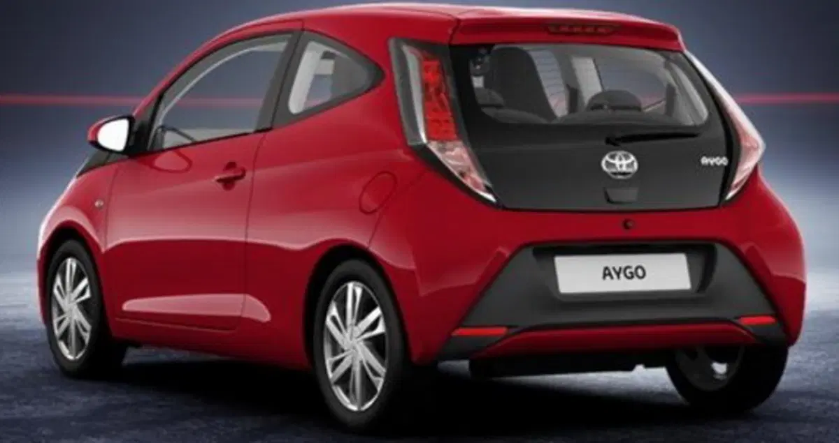 Quale comprare, Confronto: Toyota Aygo 1.0 Vs Fiat 500 1.2 (6)