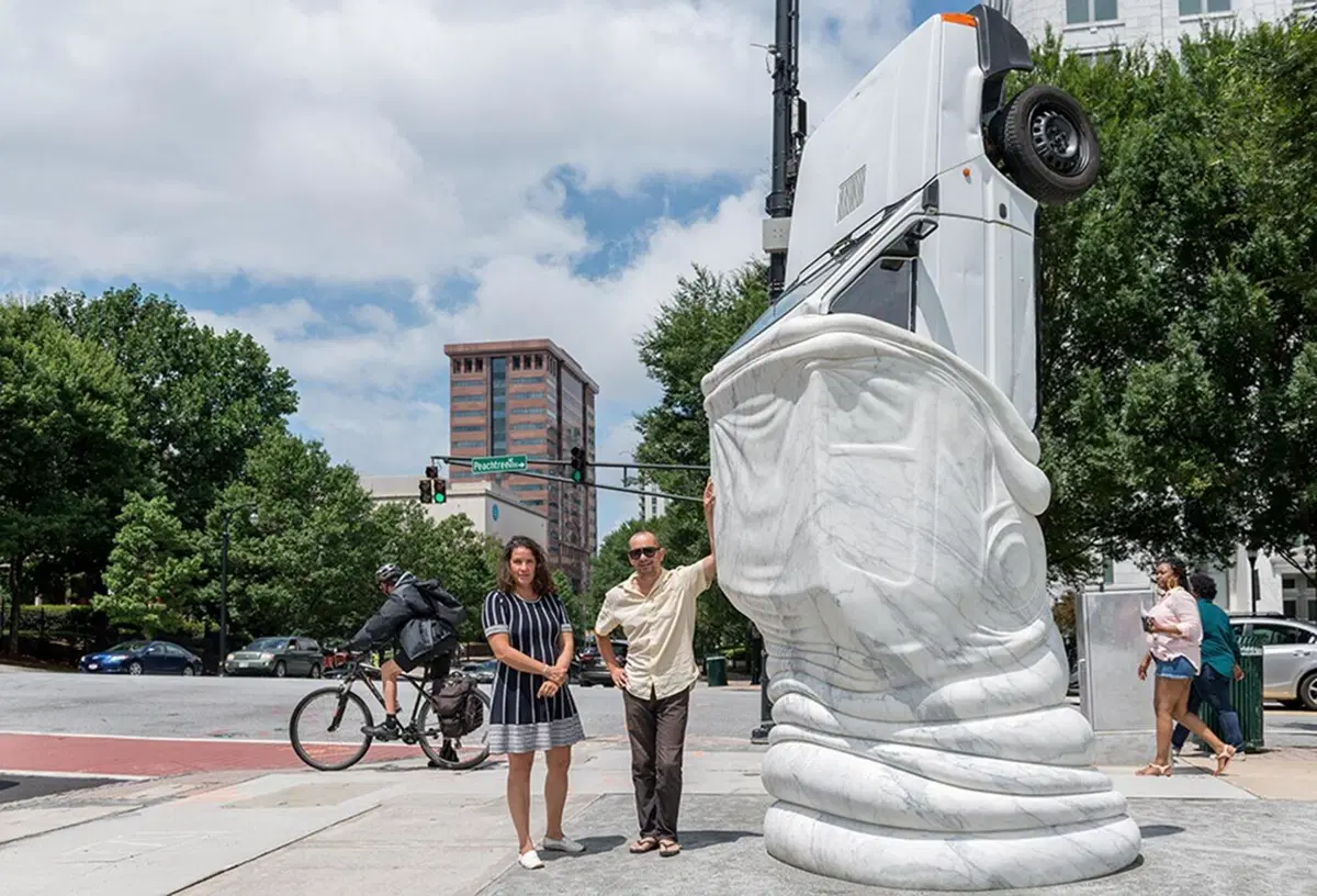 Sculture strane ne abbiamo? Ecco l’Autoeater americano che si mangia la Fiat Panda ad Atlanta [foto] (2)