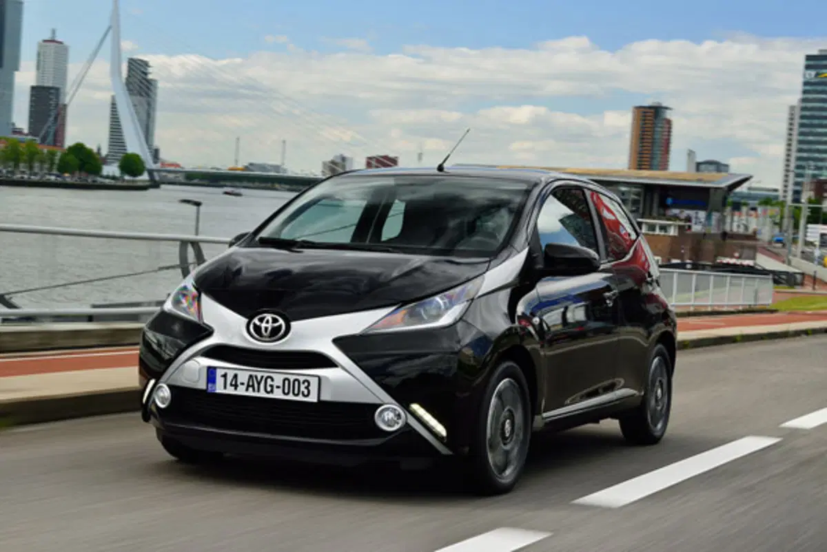 Quale comprare, Confronto: Toyota Aygo 1.0 Vs Fiat 500 1.2 (6)