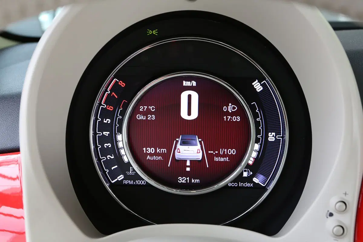Quale comprare, Confronto: Toyota Aygo 1.0 Vs Fiat 500 1.2 (3)