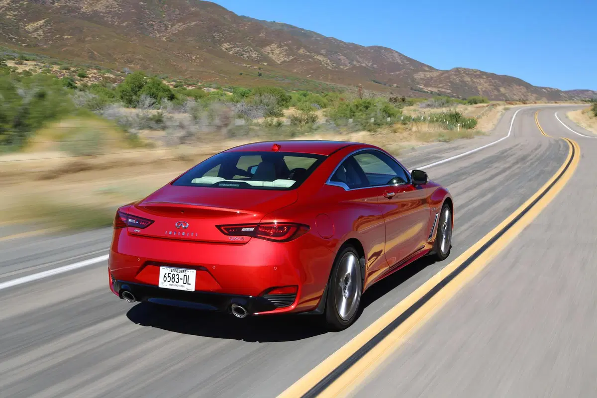 Infiniti Q60 (2016-19) (4)