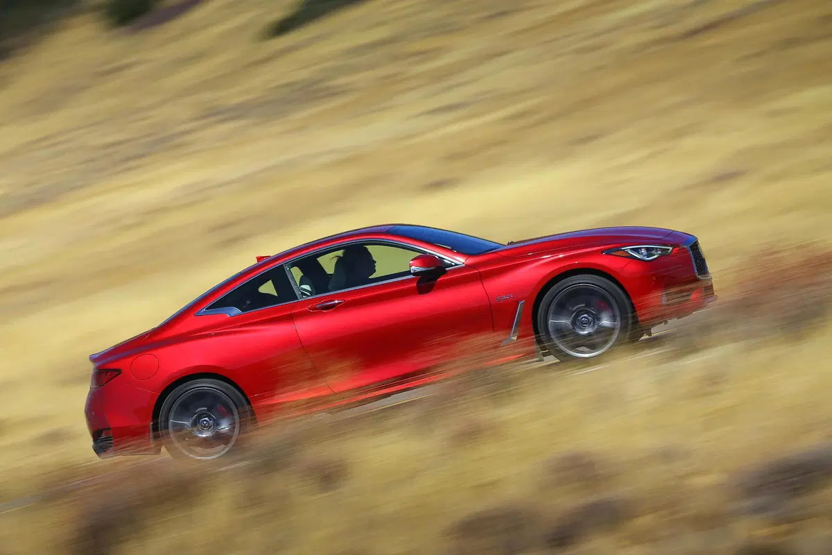 Infiniti Q60 (2016-19) (10)