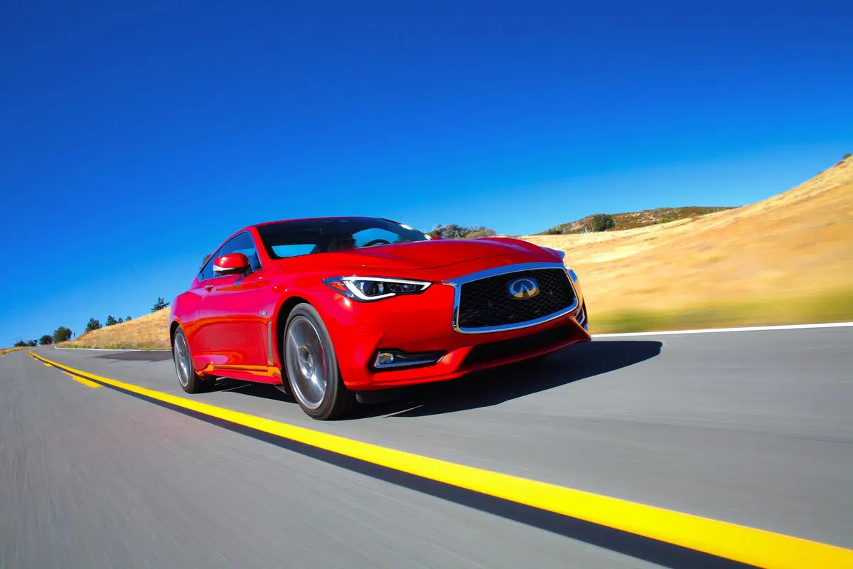Infiniti Q60 (2016-19) (7)