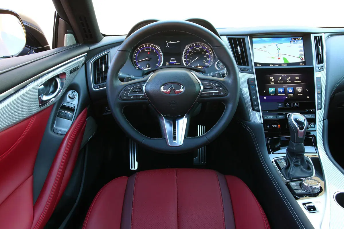 Infiniti Q60 (2016-19) (11)