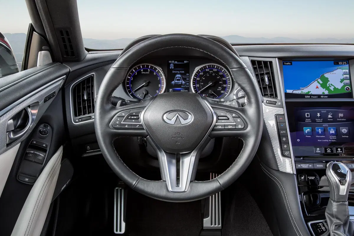 Infiniti Q60 (2016-19) (14)