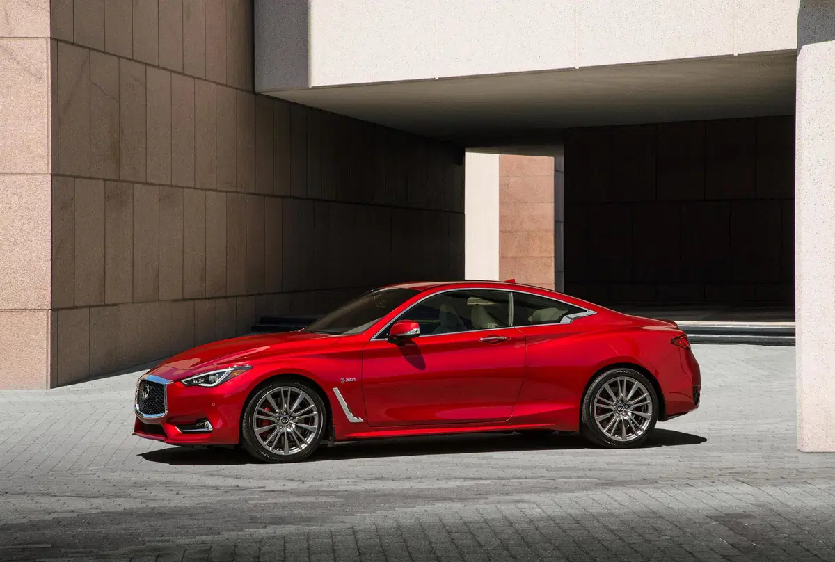 Infiniti Q60 (2016-19) (18)
