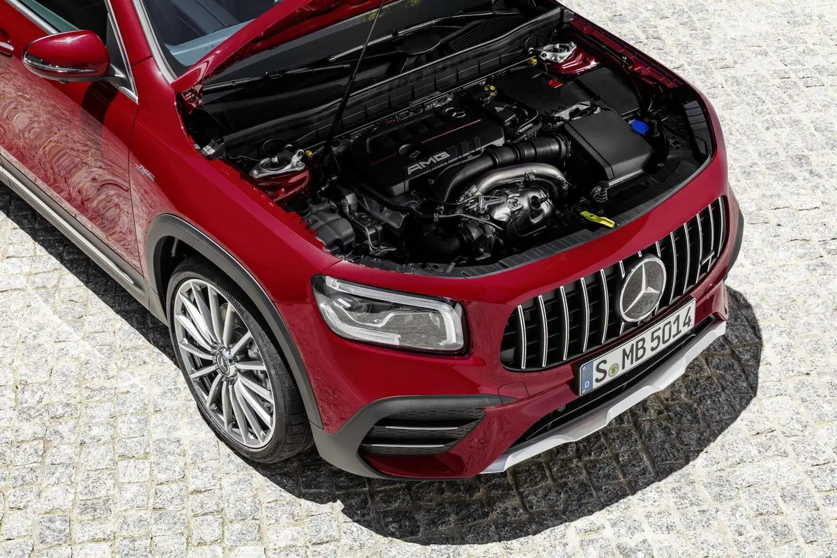Mercedes-AMG GLB 35: ordini aperti e prezzo da 58.200 euro (6)