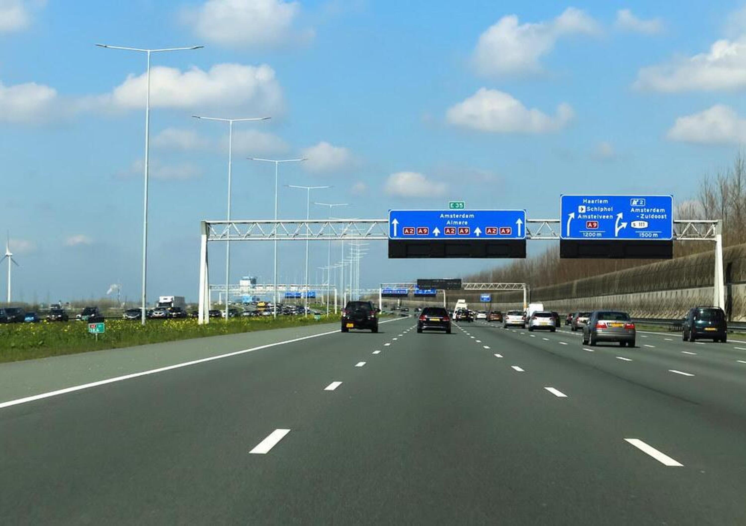 Olanda, entra in vigore il limite di 100 km/h in autostrada