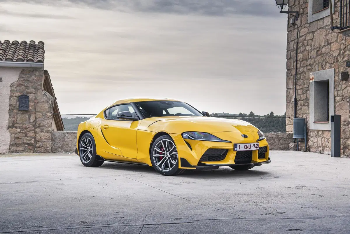 Toyota GR Supra SZ-R: la 2.0L è arrivata. Prezzo 55.900 euro [Video] (21)