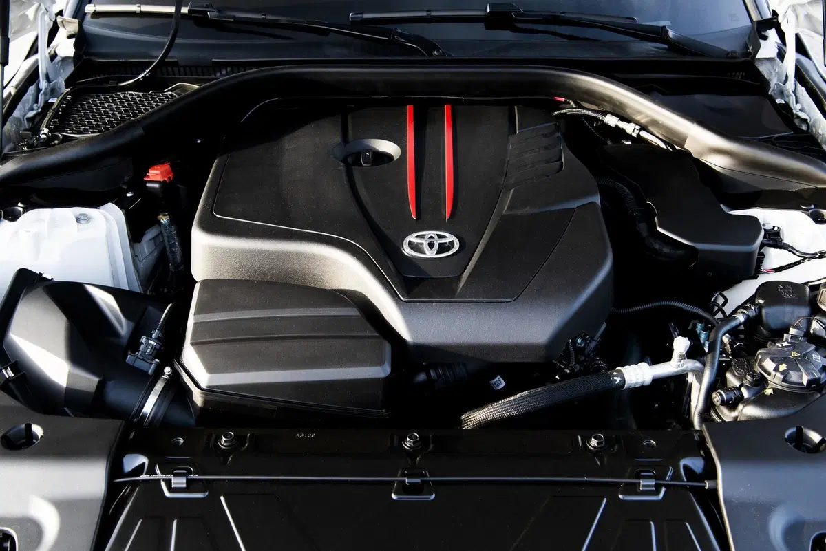 Toyota GR Supra SZ-R: la 2.0L è arrivata. Prezzo 55.900 euro [Video] (4)