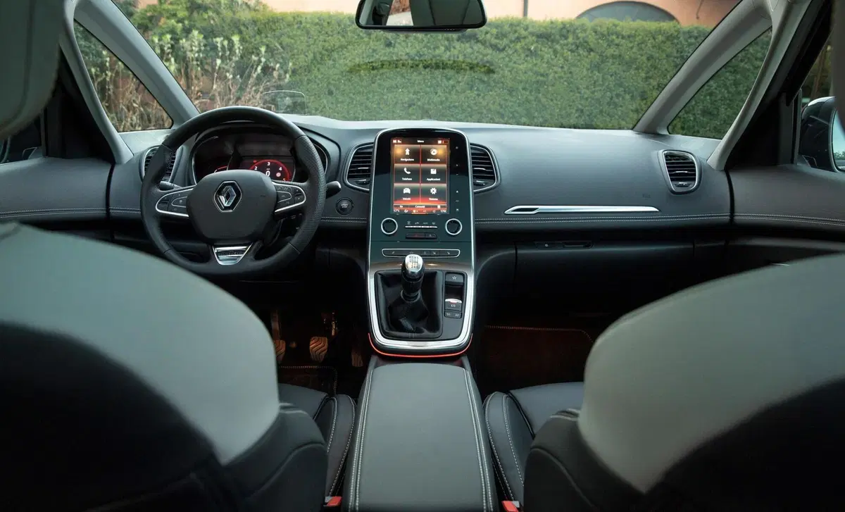 Renault Grand Scénic 1.6 dci energy Intens 130cv (14)