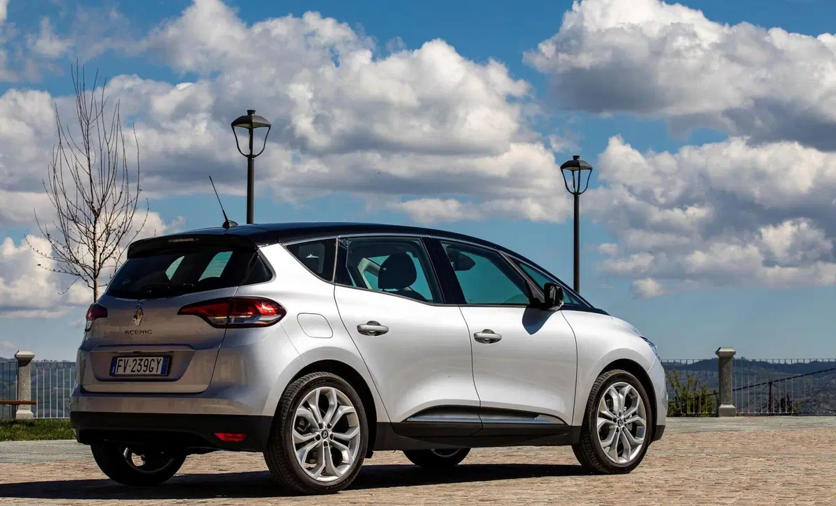 Renault Grand Scénic 1.6 dci energy Intens 130cv (4)