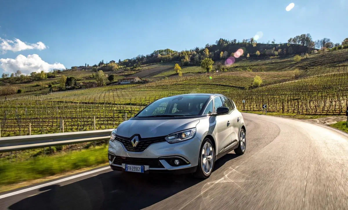Renault Grand Scénic 1.6 dci energy Intens 130cv (10)