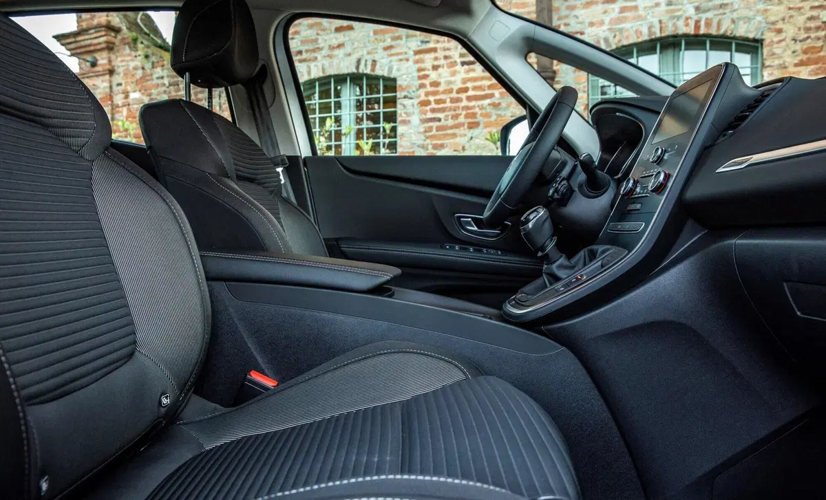 Renault Grand Scénic 1.6 dci energy Intens 130cv (12)