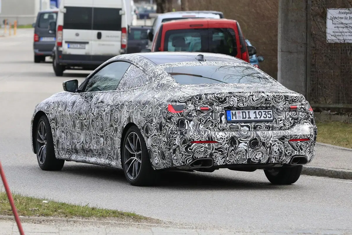 BMW Serie 4 2020: eccola di nuovo in strada [Foto spia] (11)
