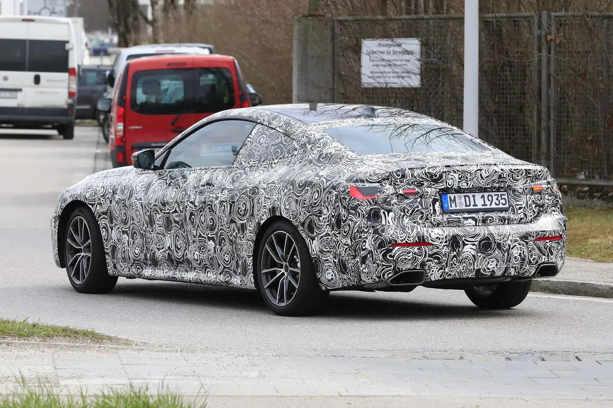 BMW Serie 4 2020: eccola di nuovo in strada [Foto spia] (10)