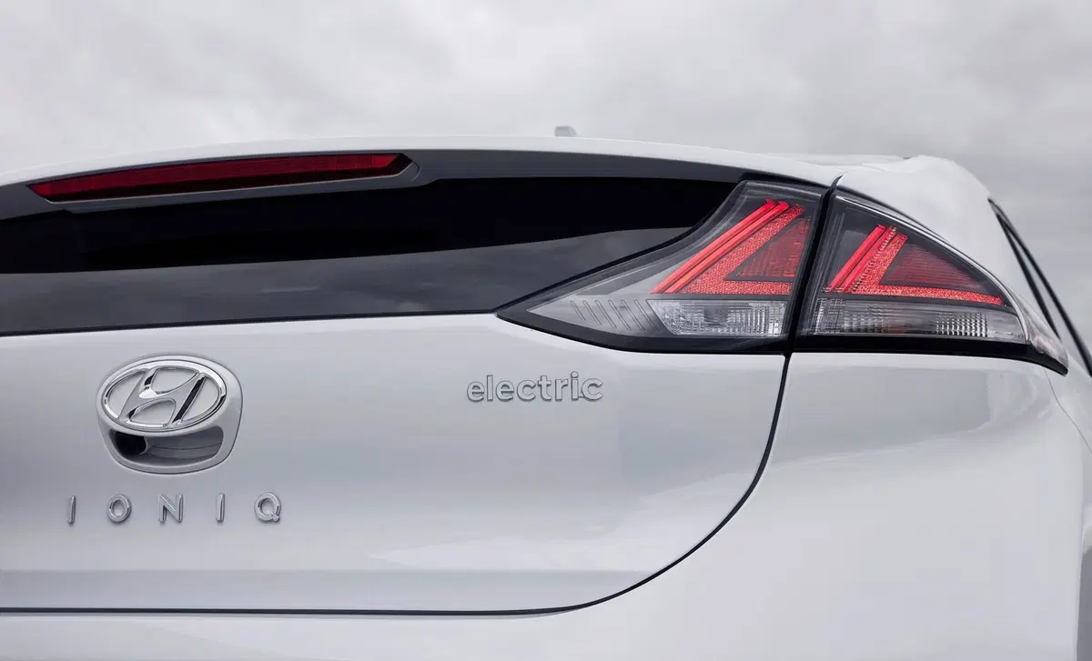 Hyundai Ioniq (2016-22) (19)