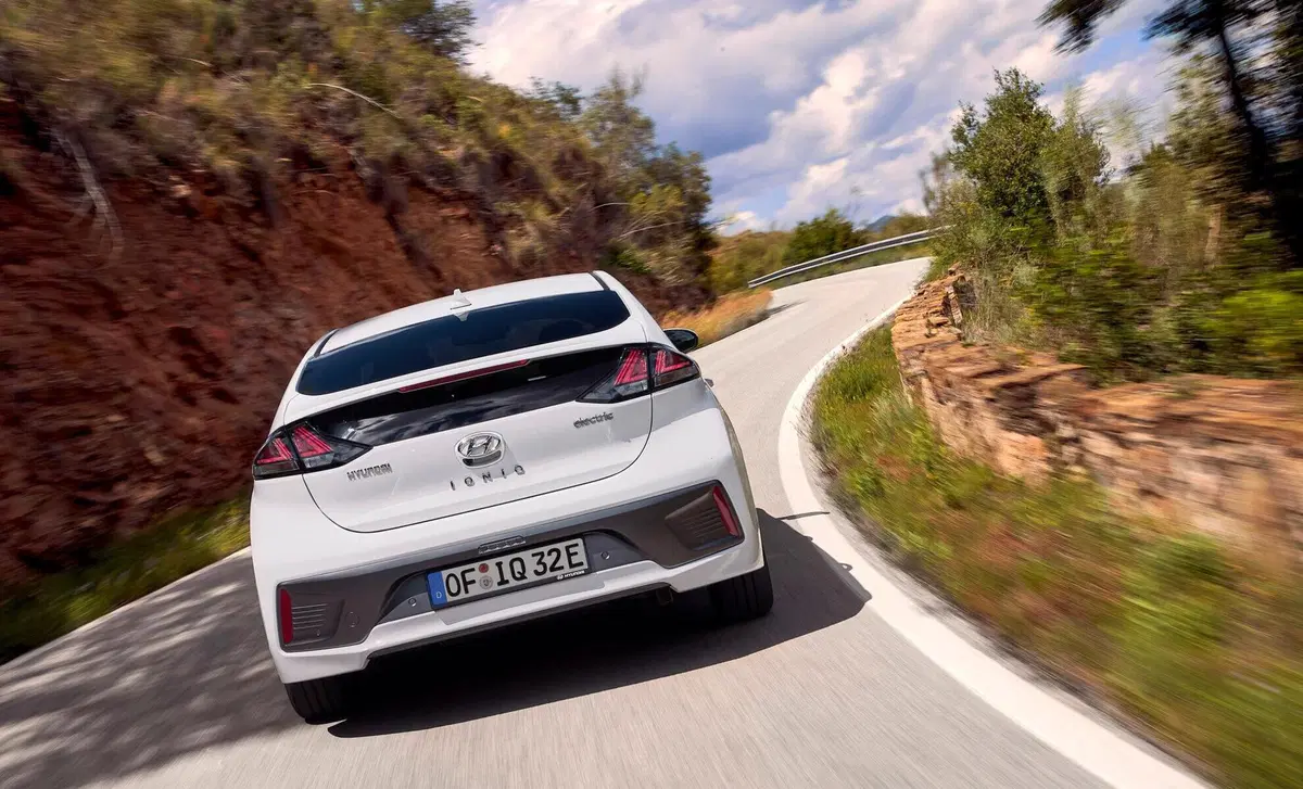 Hyundai Ioniq (2016-22) (9)