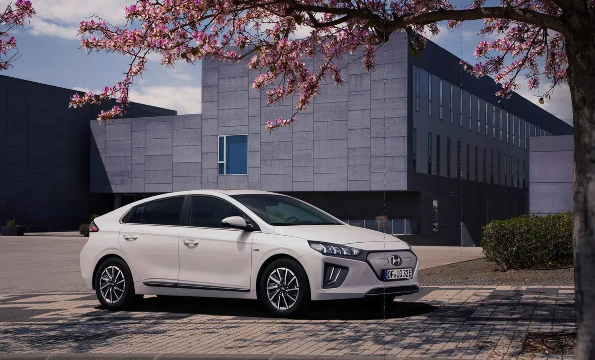 Hyundai Ioniq Plug-in Hybrid DCT Style
