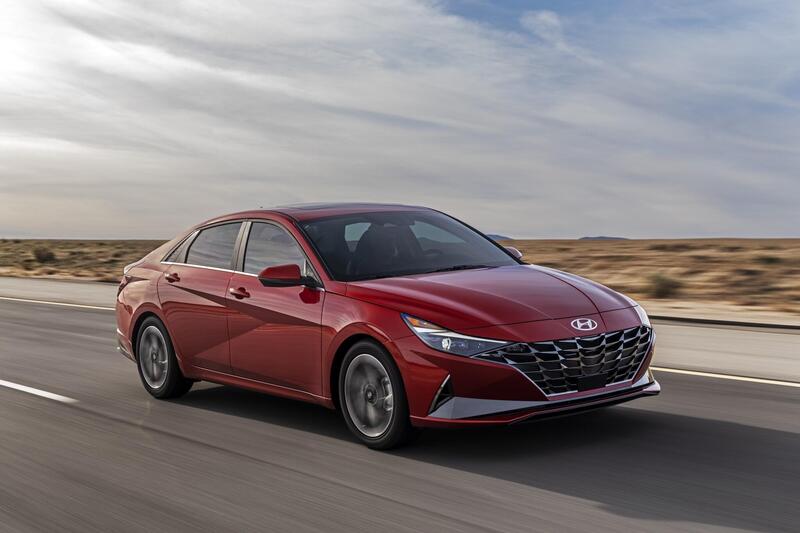 Hyundai Elantra 2021: la nuova berlina ibrida per gli USA