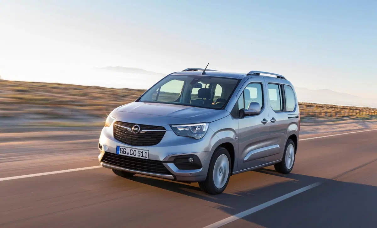 Opel Combo Life 1.5D 130 CV S&S MT6 Elegance (6)