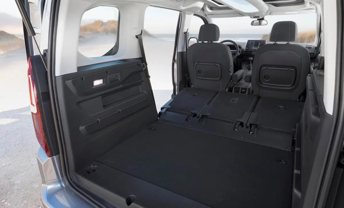 Opel Combo Life 1.5D 130 CV S&S MT6 Elegance (25)