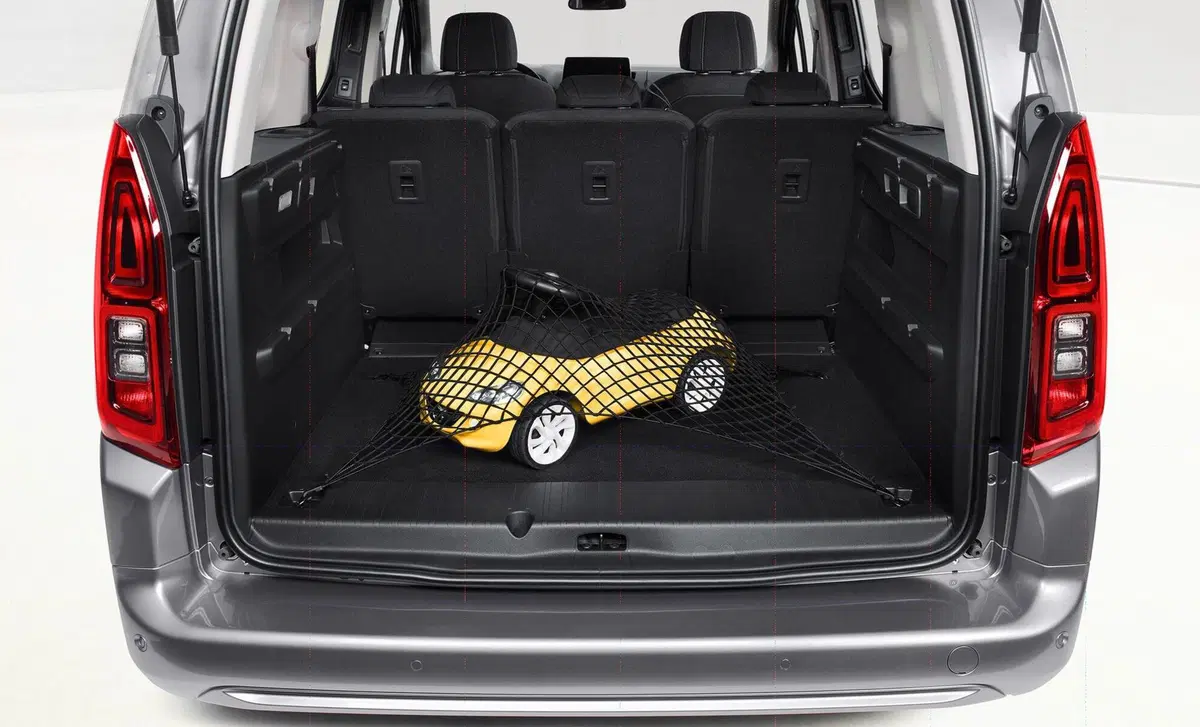 Opel Combo Life 1.5D 130 CV S&S MT6 Elegance (15)