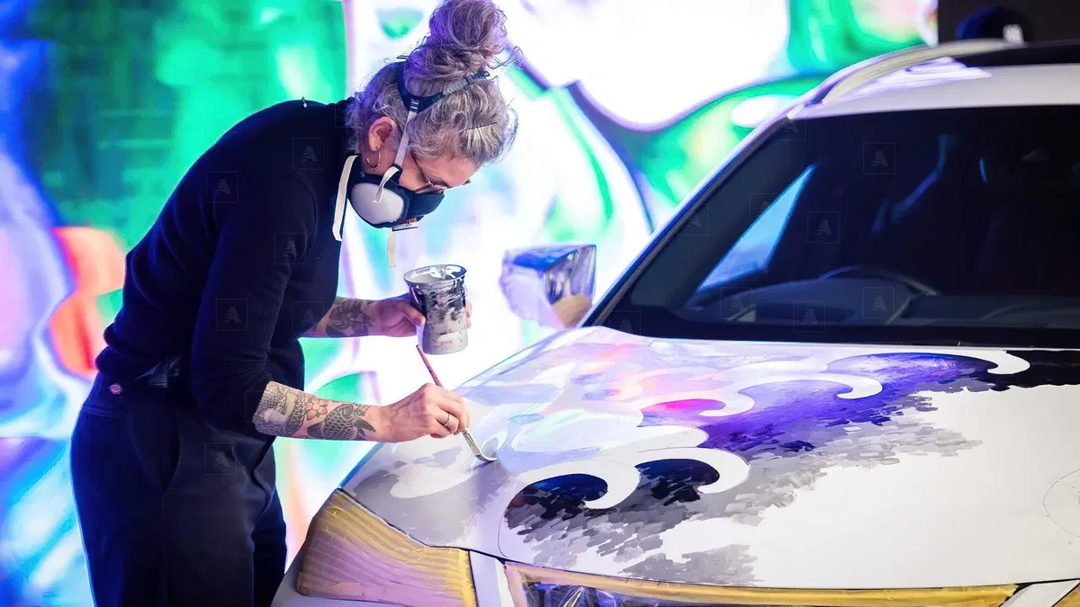 [VIDEO] Lexus, ecco la prima auto tatuata al mondo (6)