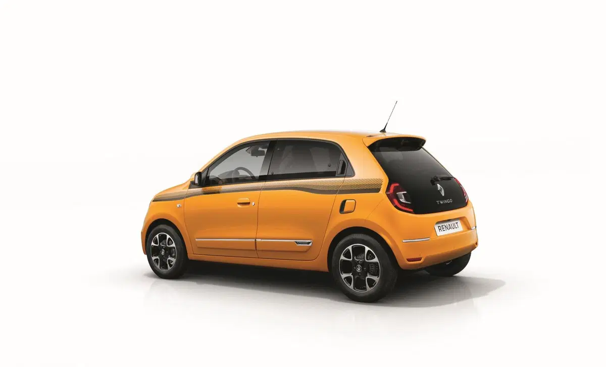 Renault Twingo TCe 90 CV EDC Zen (4)