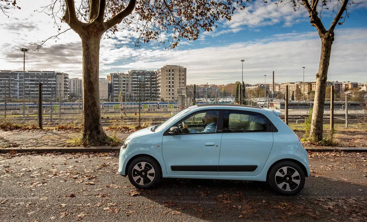 Renault Twingo TCe 90 CV EDC Zen (2)