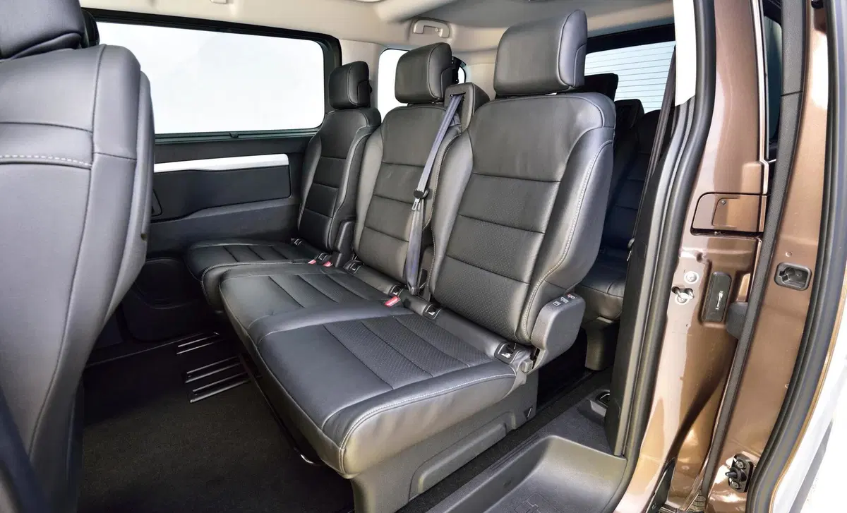 Toyota Proace Verso Verso 2.0D 180 CV L2 D Family (13)