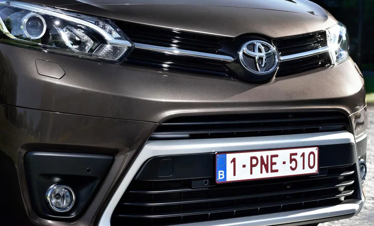 Toyota Proace Verso Verso 2.0D 180 CV L2 D Family (23)