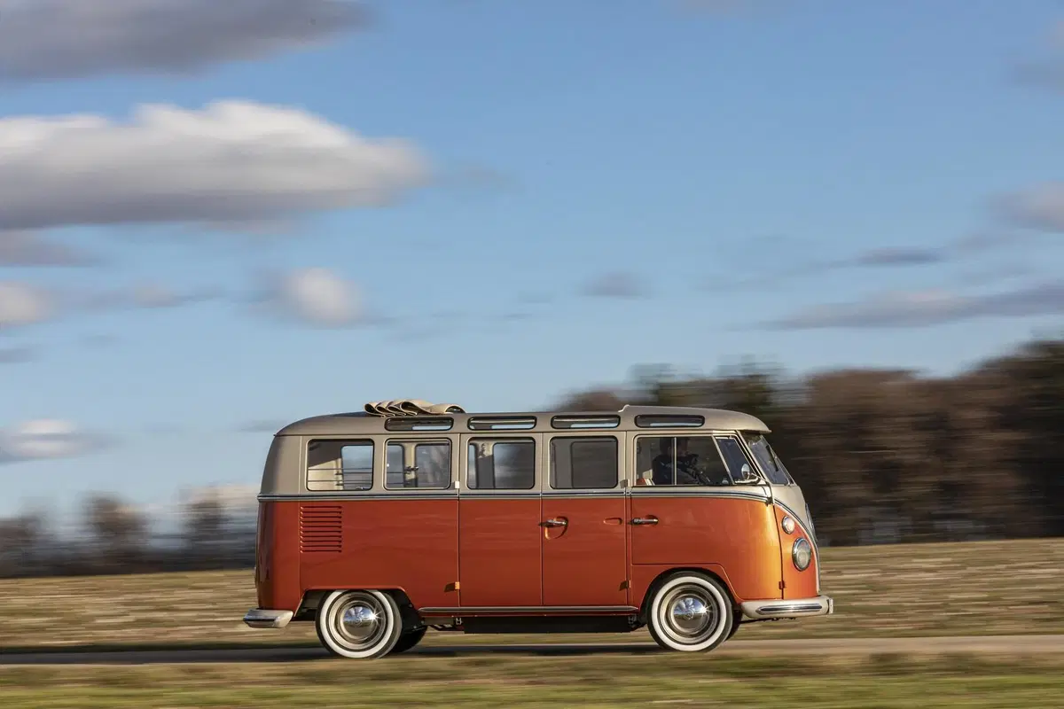 Volkswagen e-Bulli Concept: elettrico dal 1966 con tecnologie 2020 (2)