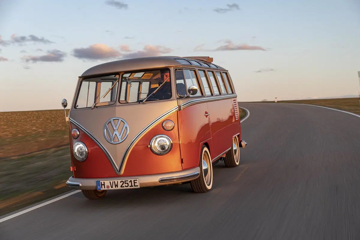 Volkswagen e-Bulli Concept: elettrico dal 1966 con tecnologie 2020 (5)