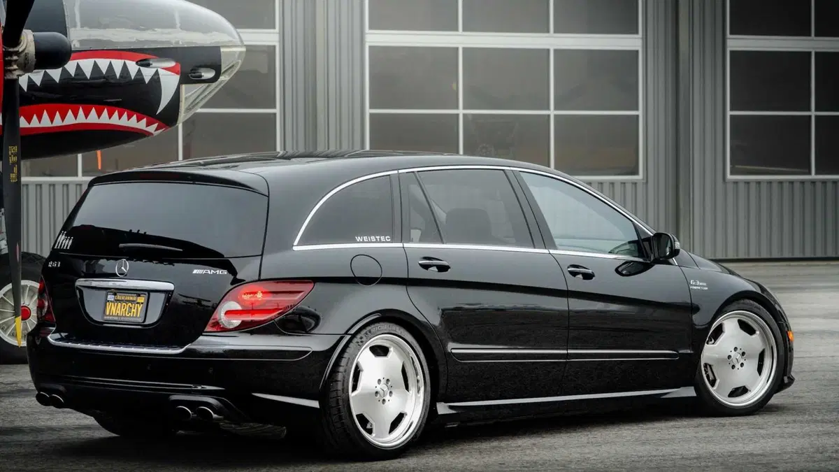 Mercedes R 63 AMG: esemplare da 700 CV all'asta (9)