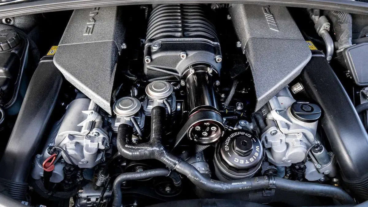 Mercedes R 63 AMG: esemplare da 700 CV all'asta (5)