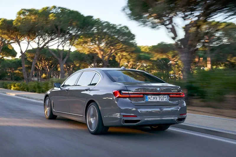 Il futuro super elettrificato della BMW Serie 7