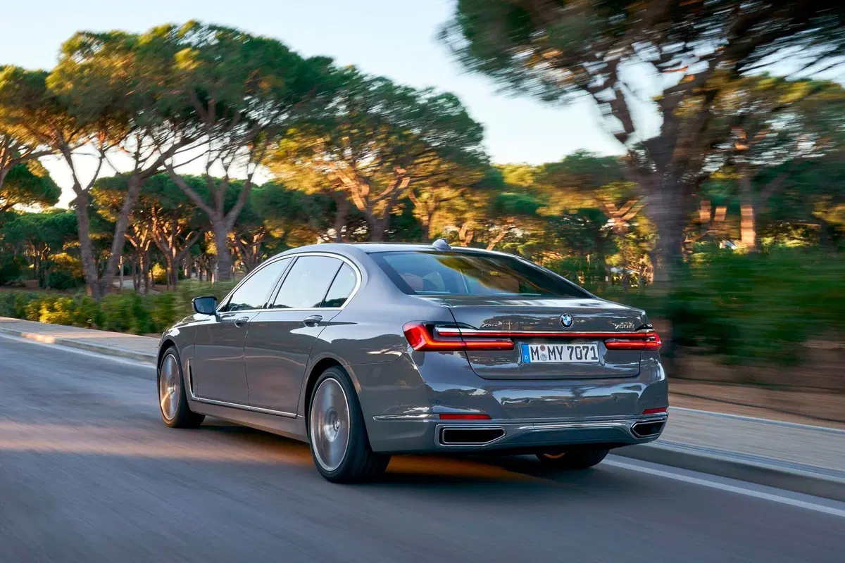 Nuova BMW Serie 7: un futuro (anche) da elettrica (2)