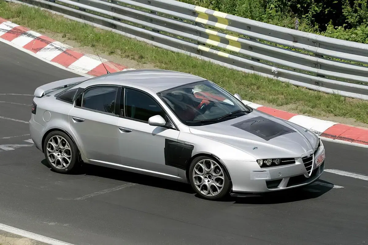 [VIDEO] Alfa Romeo 159 GTA, il prototipo V8 mai andato in produzione (4)