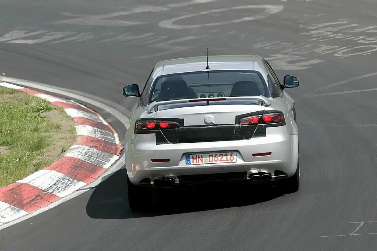 [VIDEO] Alfa Romeo 159 GTA, il prototipo V8 mai andato in produzione (6)