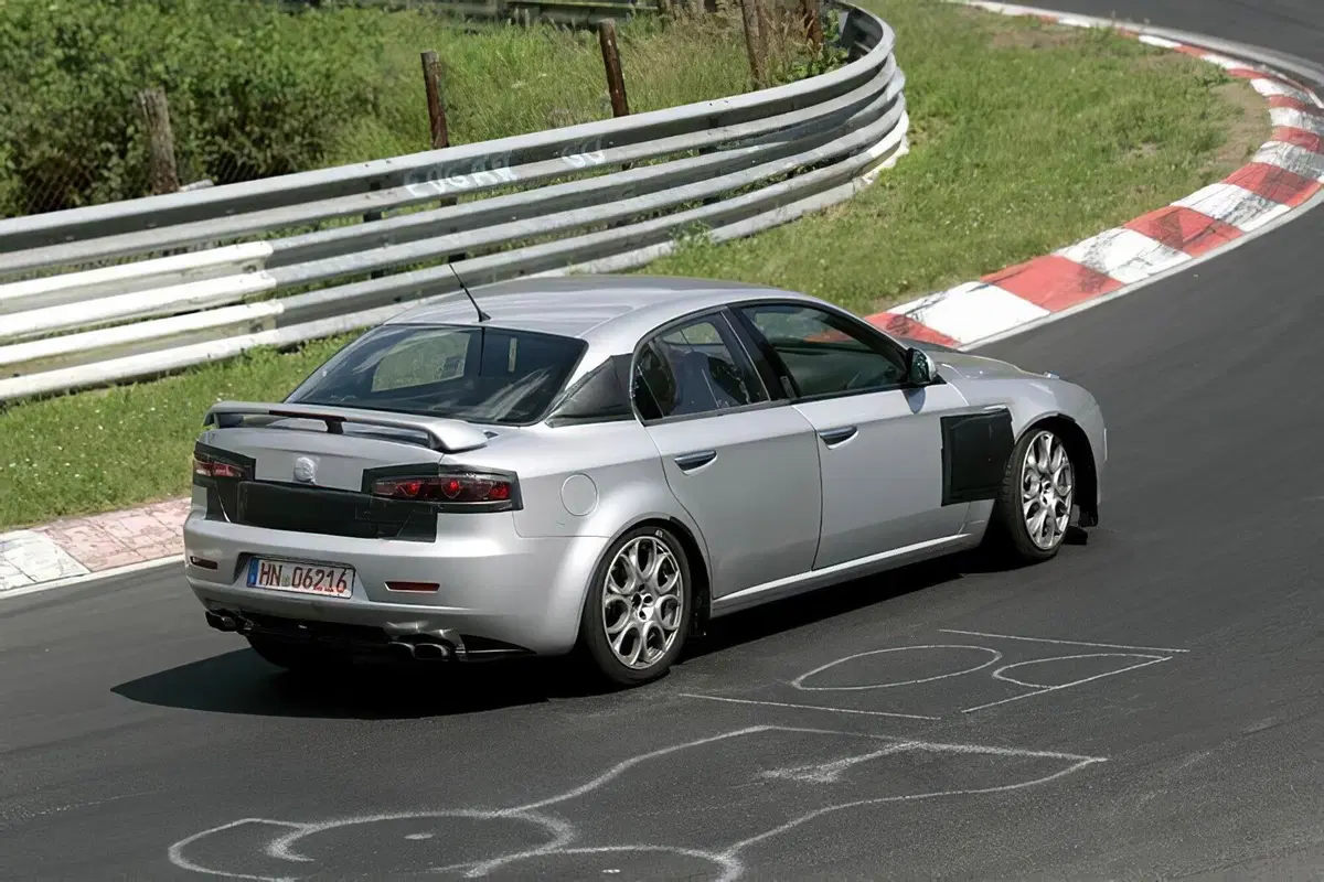 [VIDEO] Alfa Romeo 159 GTA, il prototipo V8 mai andato in produzione (8)