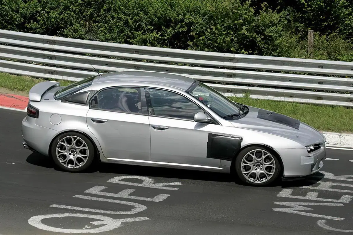 [VIDEO] Alfa Romeo 159 GTA, il prototipo V8 mai andato in produzione (9)