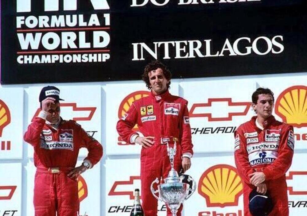 Il podio del 2&deg; GP F1 della stagione, con Prost, Berger e Senna: fanno 32 cilindri in tre