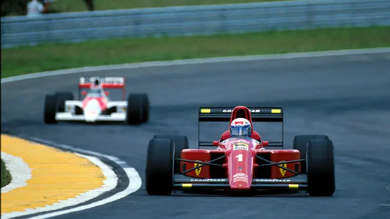 F1 '20 sospesa &amp; GP Revival '90, Shock Brasile: Senna patisce la chicane mobile e Prost vince la sua prima in Rosso [video]