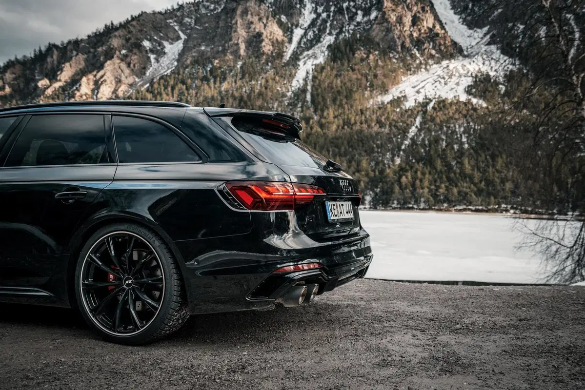 Audi RS4: 530 CV con il kit ABT Power S (2)