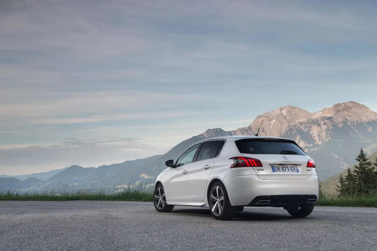 Peugeot 308 BlueHDi 130 S&S GT Line (6)