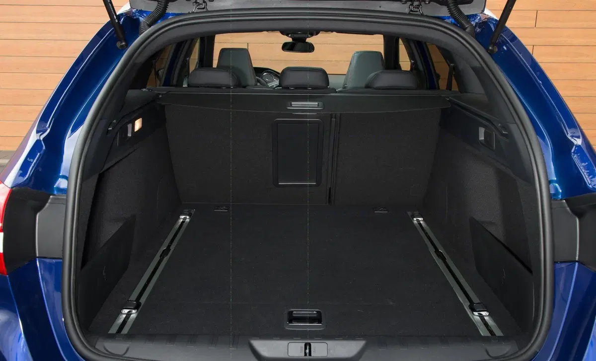 Peugeot 308 SW BlueHDi 130 S&S Allure Pack (14)