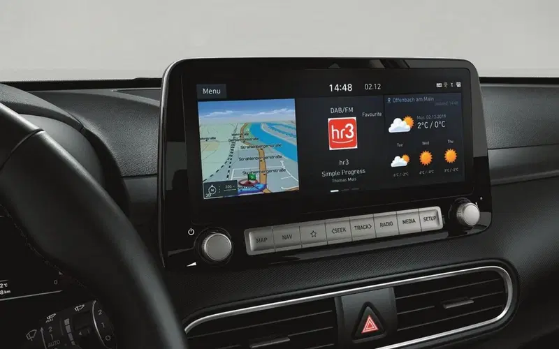 La Hyundai Kona Electric 2020 offre anche il display touch da 10,25"
