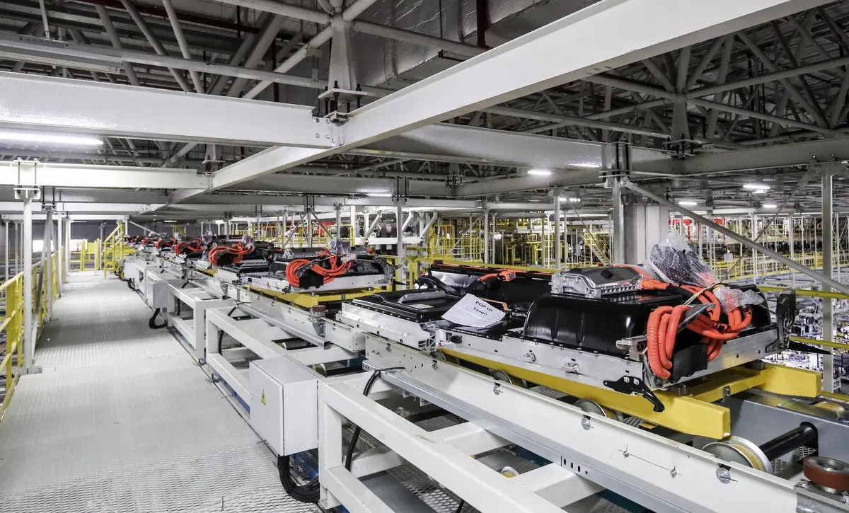 Polestar 2: inizia la produzione, prime consegne estate 2020 (5)