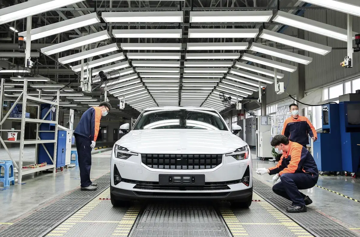Polestar 2: inizia la produzione, prime consegne estate 2020 (3)